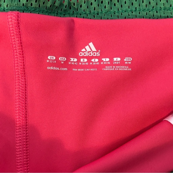 shorts size medium - Picture 3 of 4